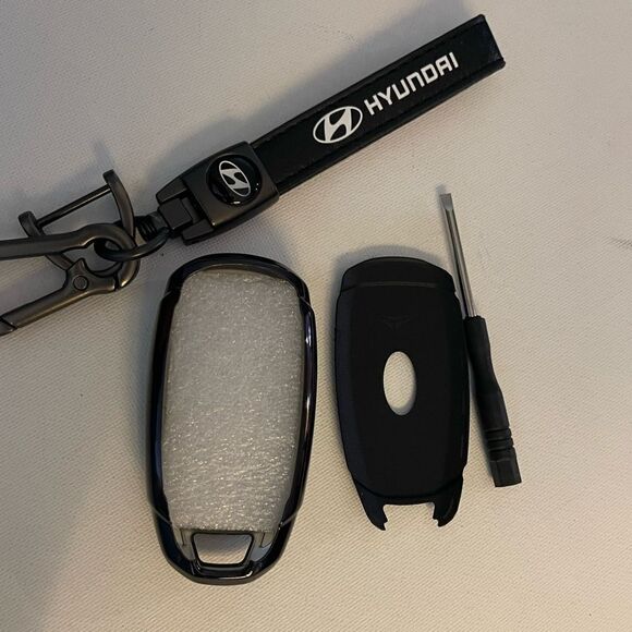 Hyundai Key Fob Keychain in Black leather & Fob Case Cover Black NWT - Picture 4 of 5